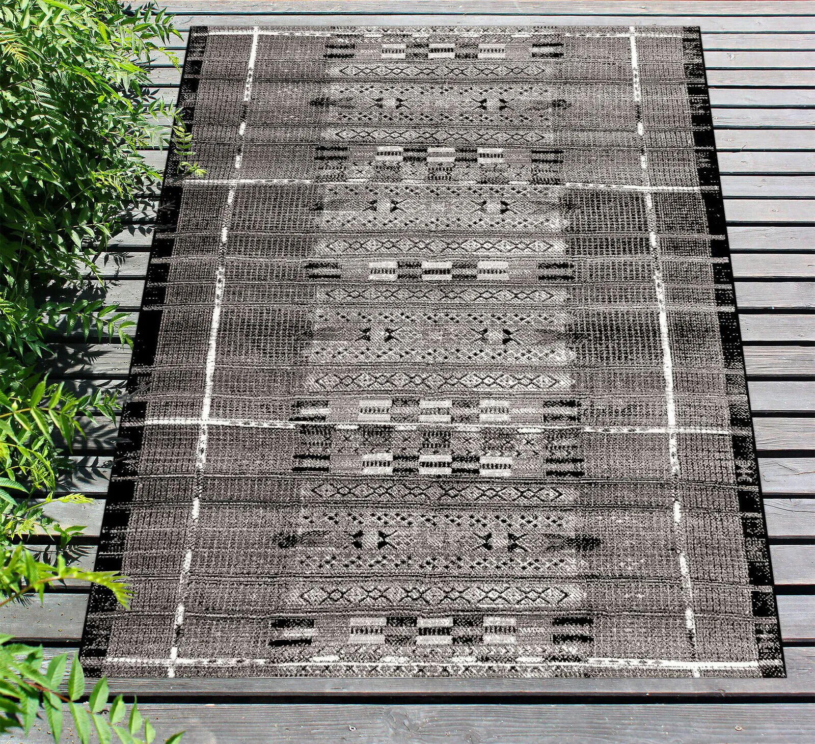 Aperto Black Tribal Pattern Rug