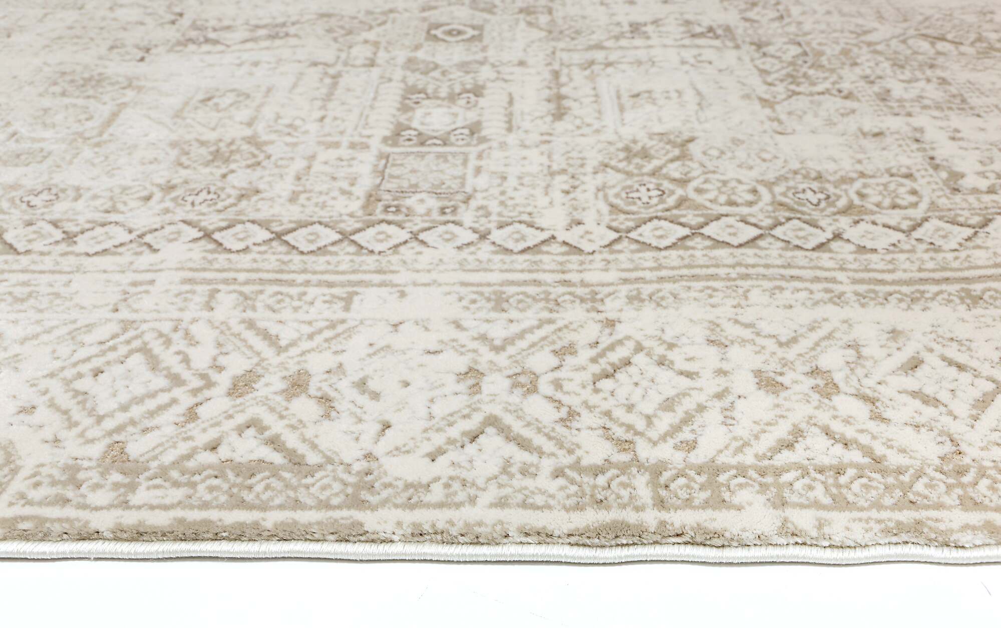 Large View Bari Traditional Medallion Rug