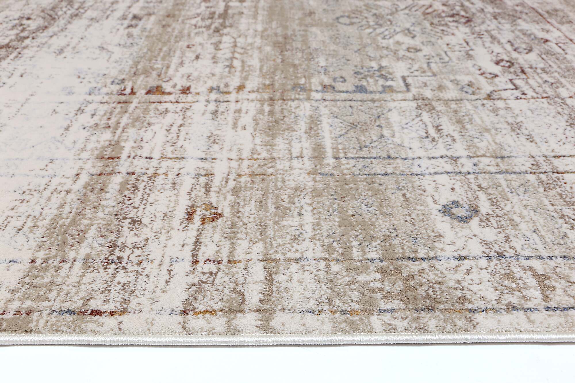 Large View Bari Traditional Fringed Rug