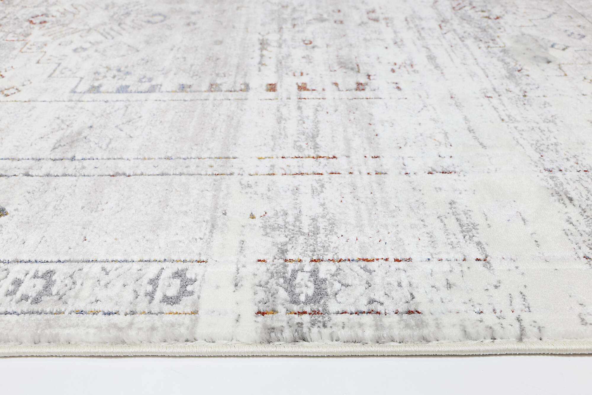 Large View Bari Traditional Fringed Rug
