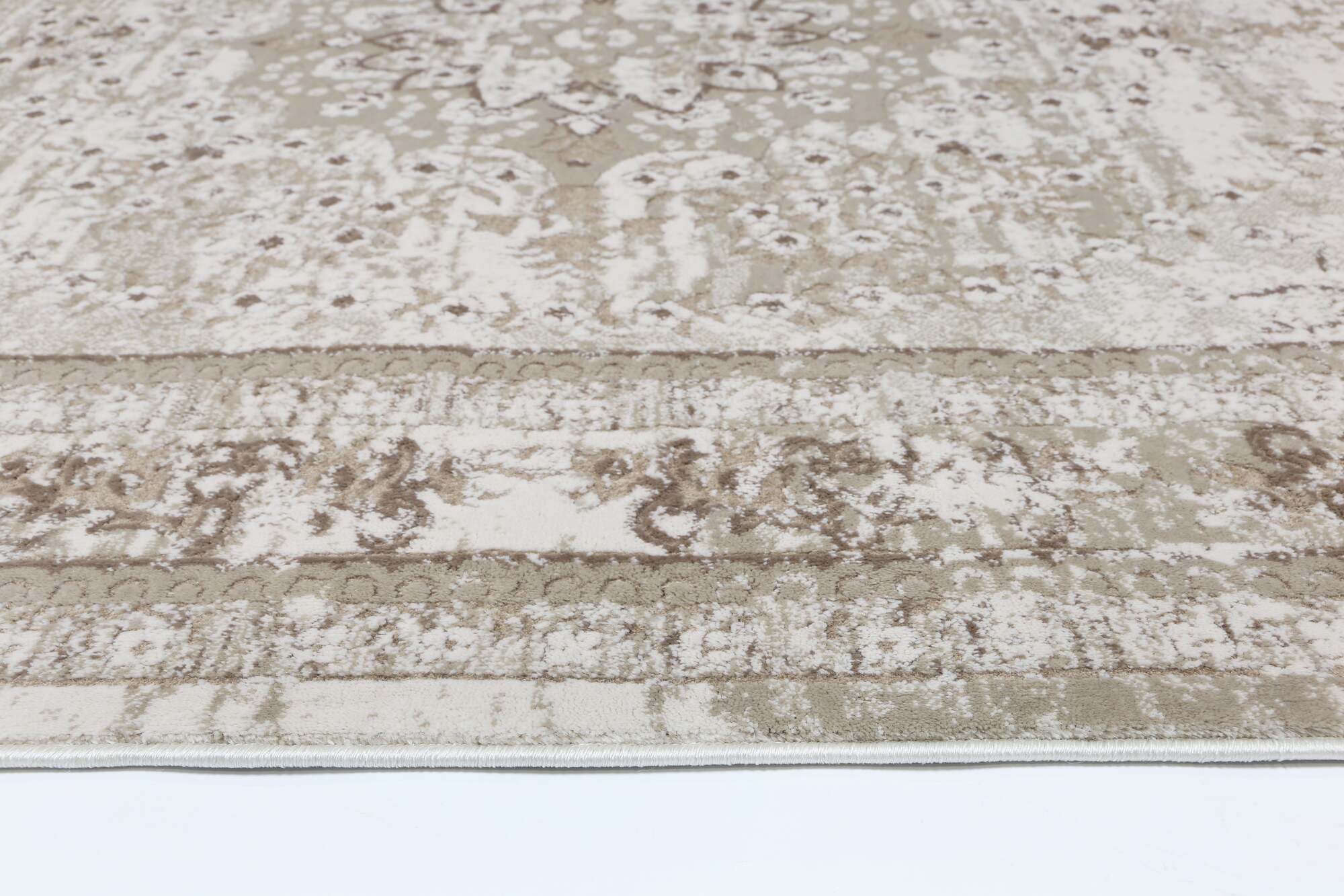 Bari Classic Floral Medallion Rug