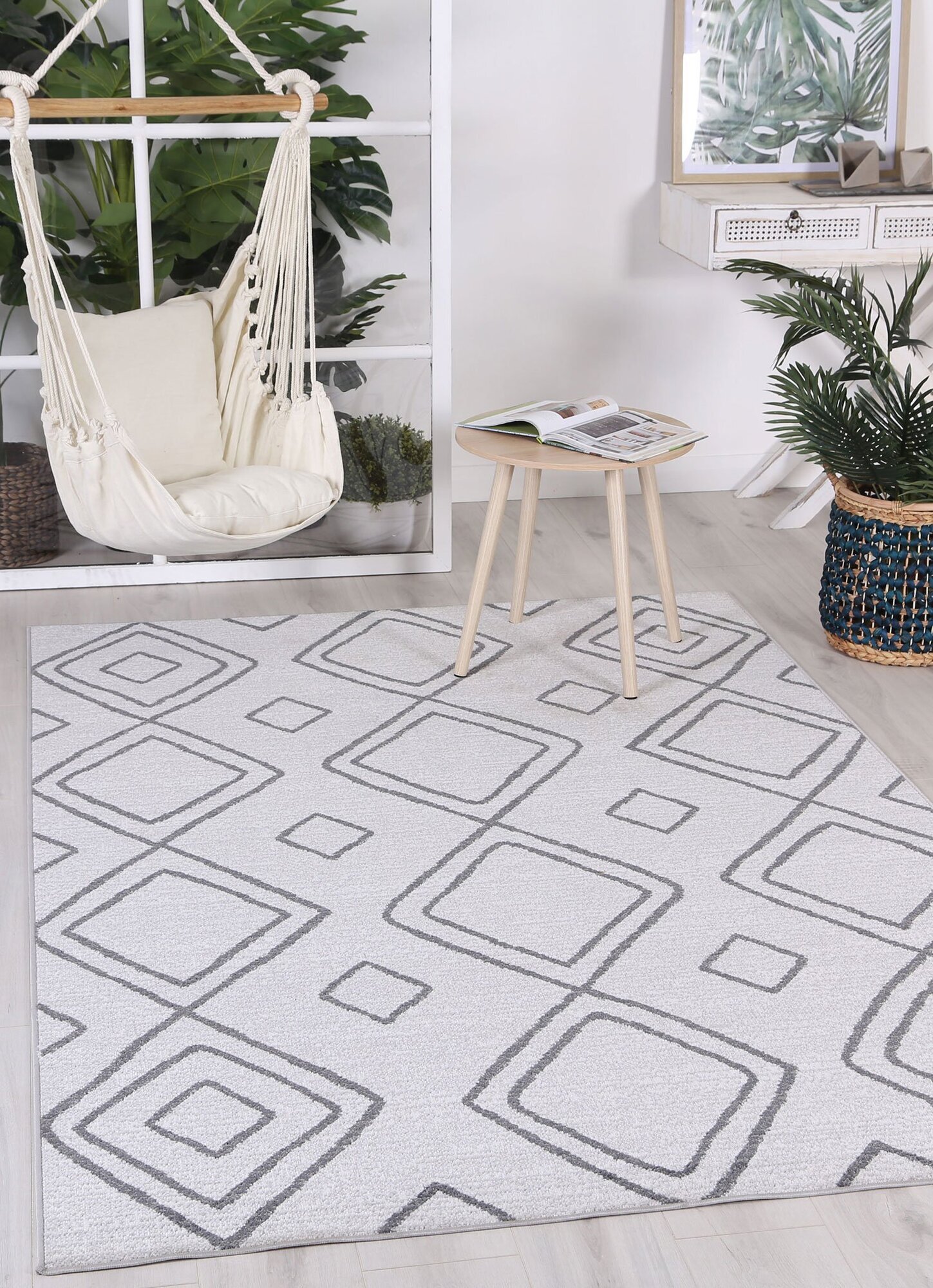 Large View Casa Diamond Pattern Rug