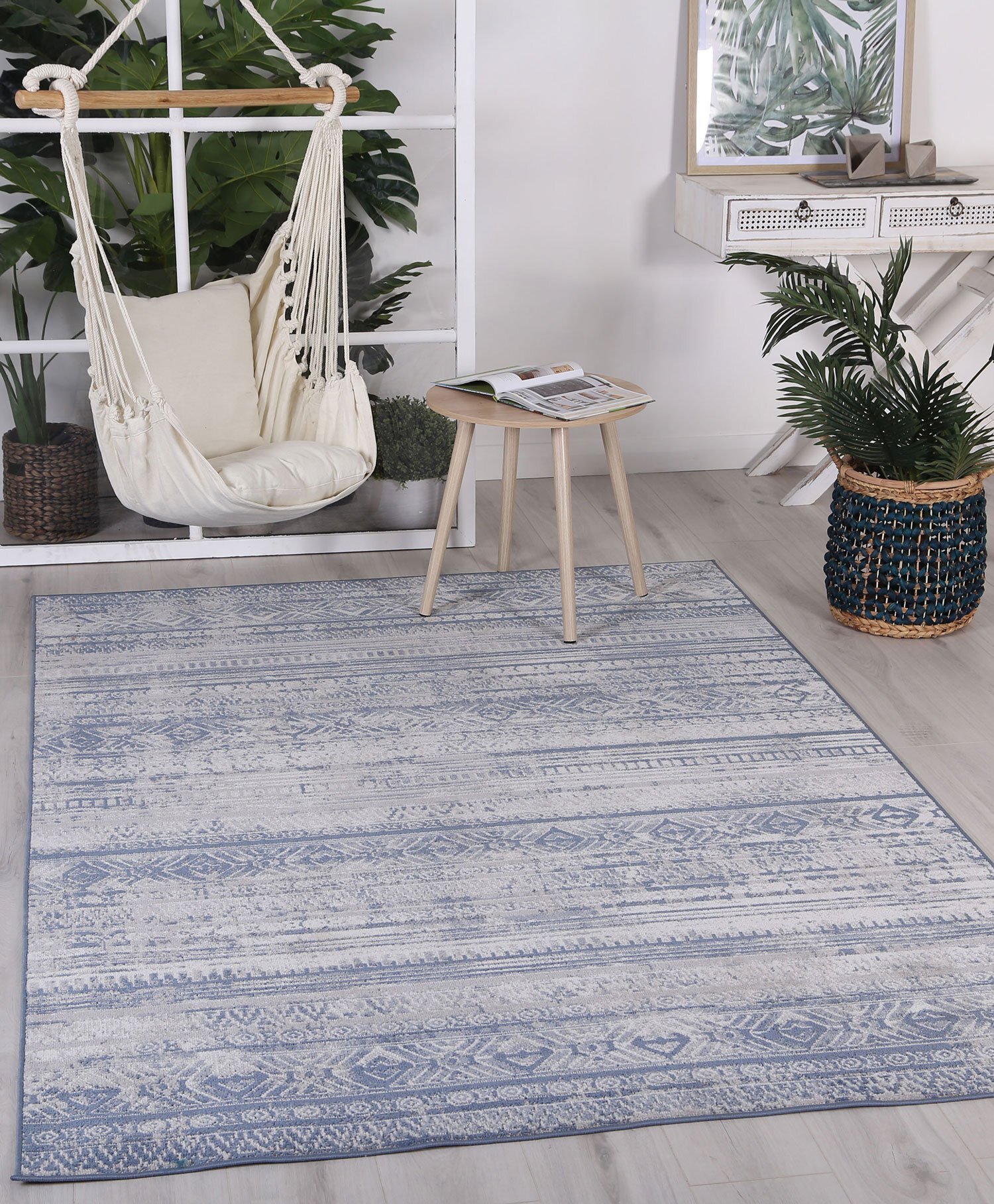 Casa Striped Abstract Rug
