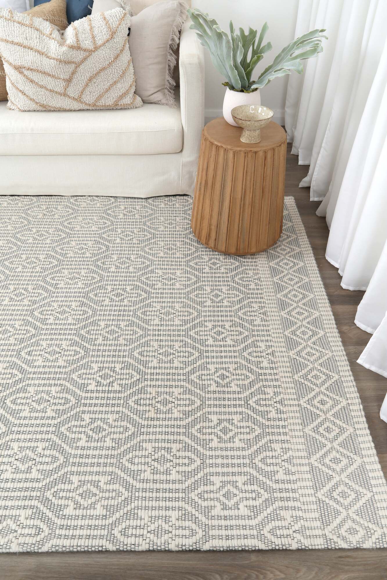 Large View Chea Geometric Wool Rug
