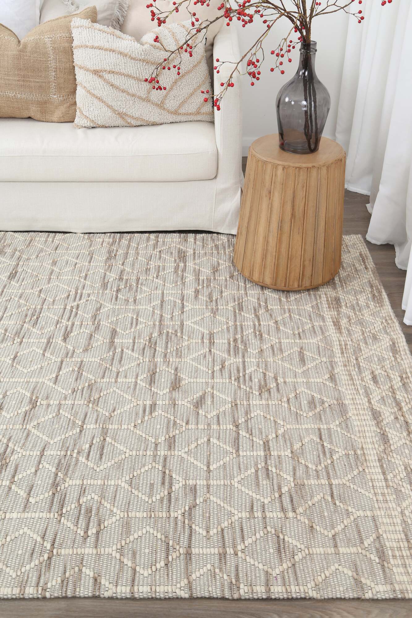 Chea Geometric Wool Rug