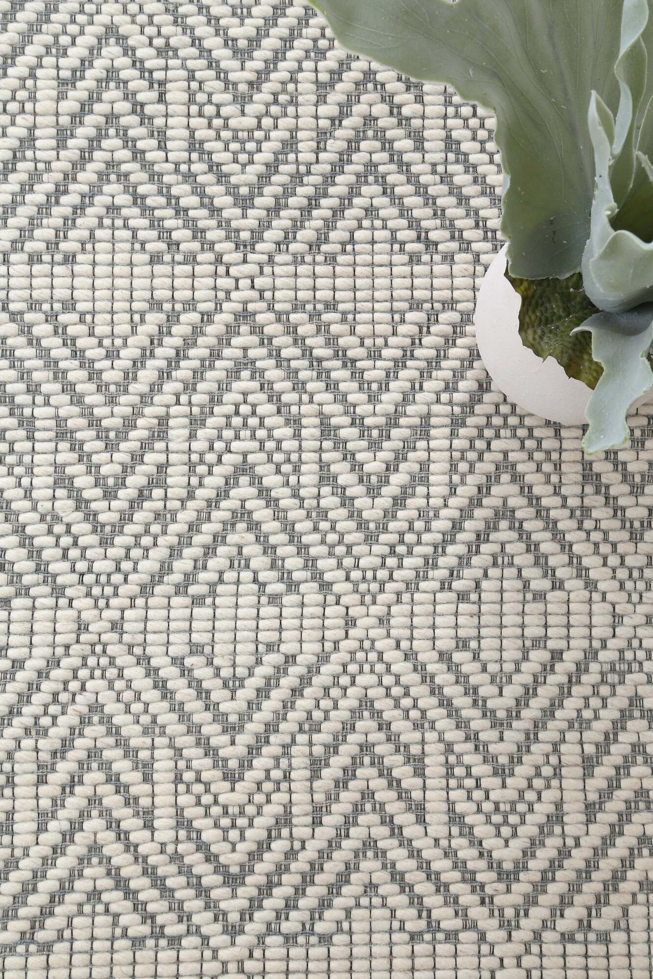 Large View Chea Geometric Wool Rug