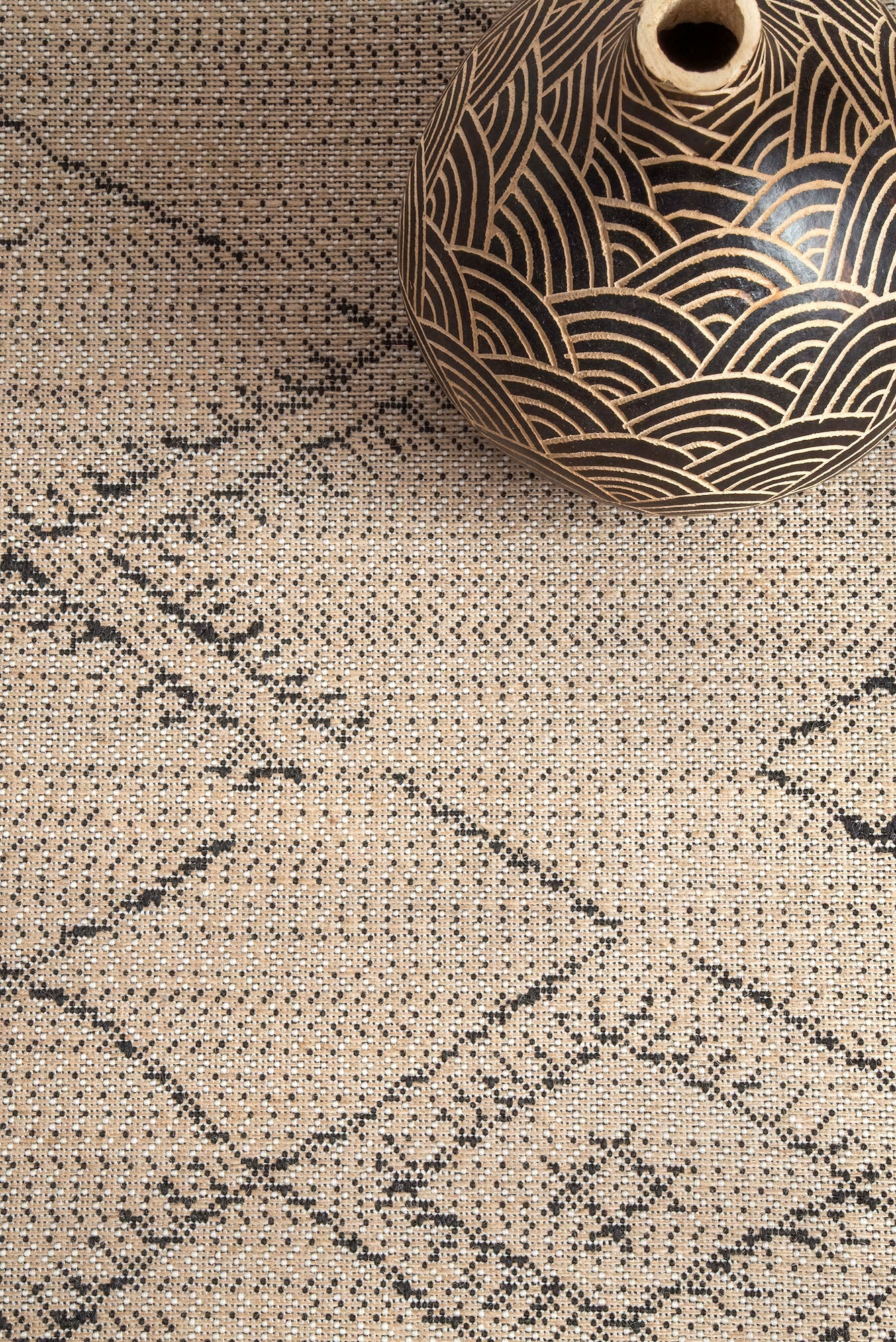 Large View Carlo Geometric Fringed Rug