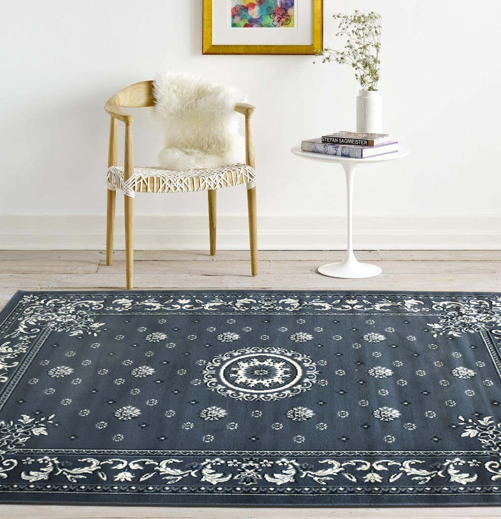 Gil Grey Traditional Medallion Rug