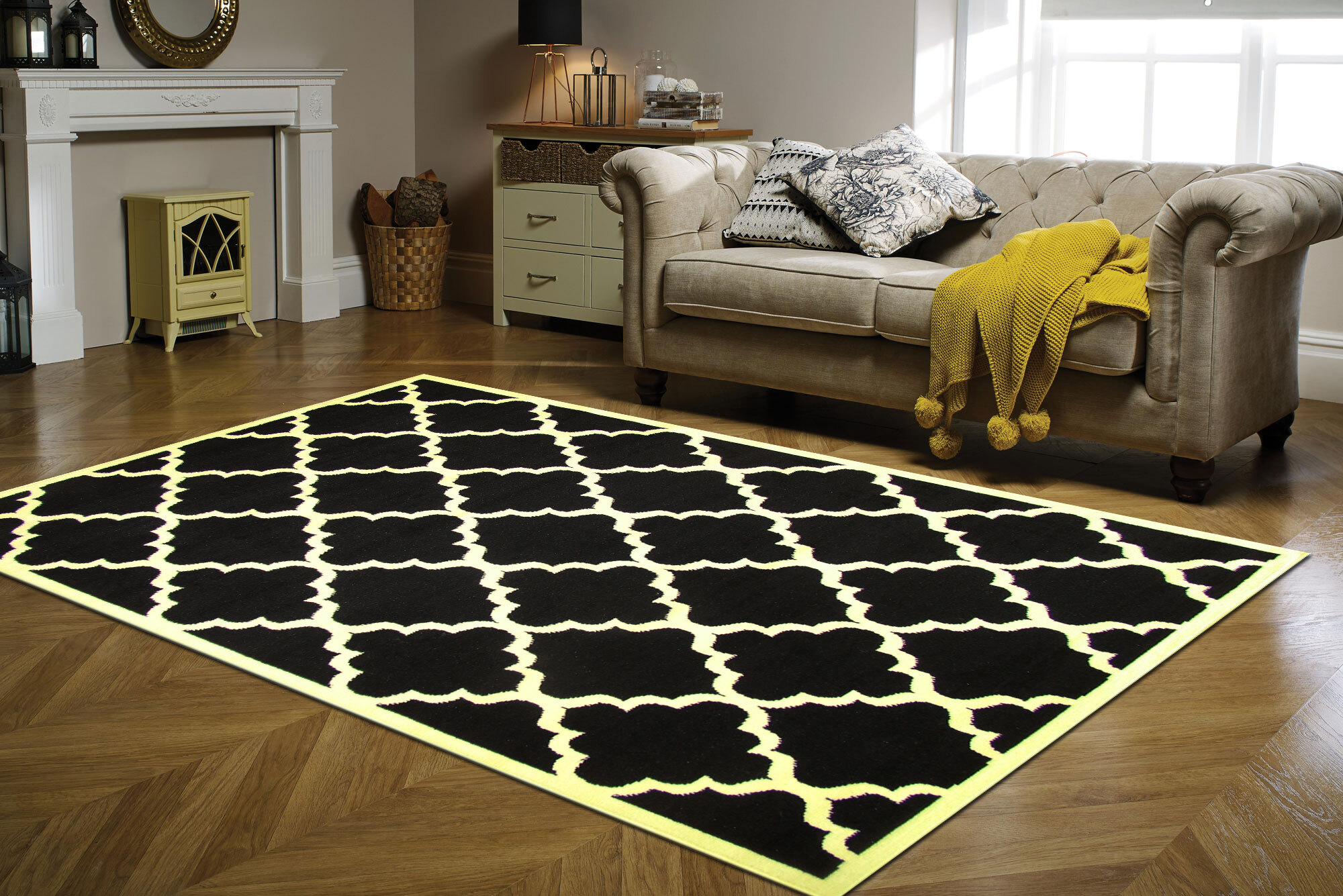 Gil Modern Black Trellis Rug