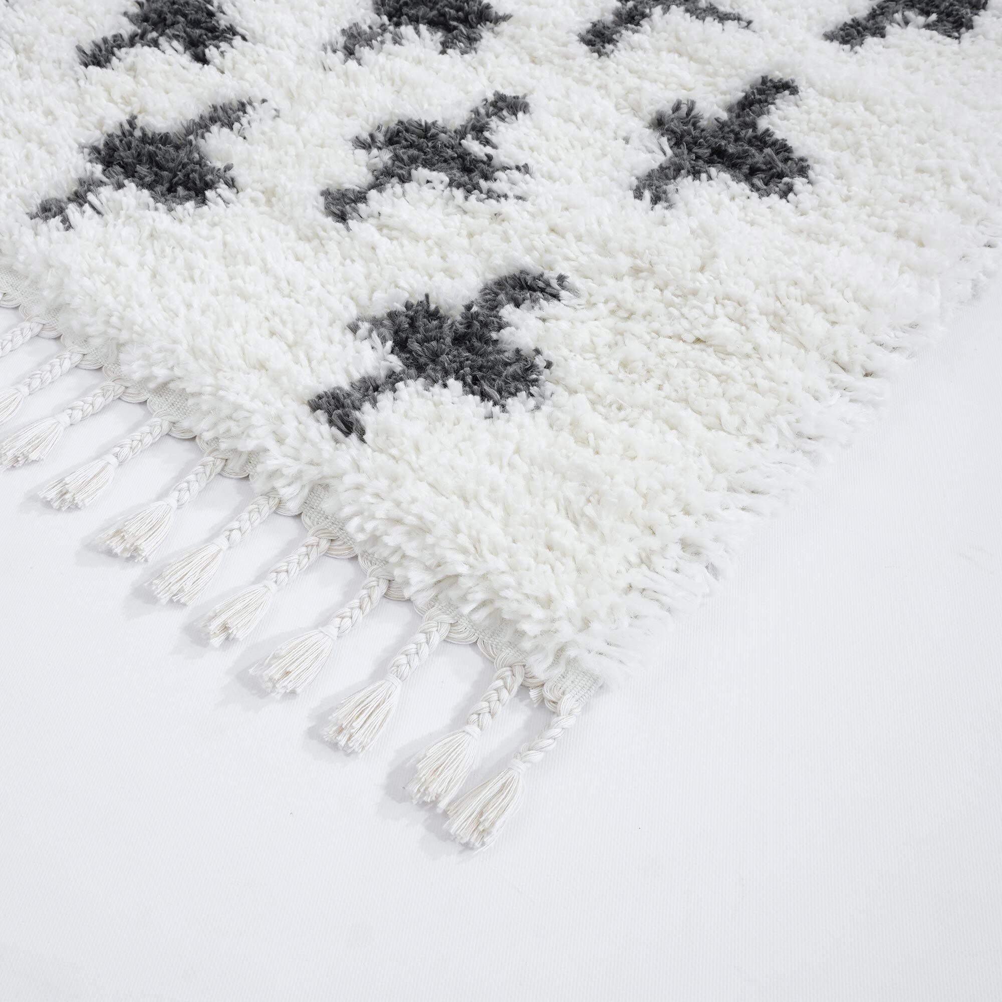 Large View Larry Beige Moroccan Shaggy Rug