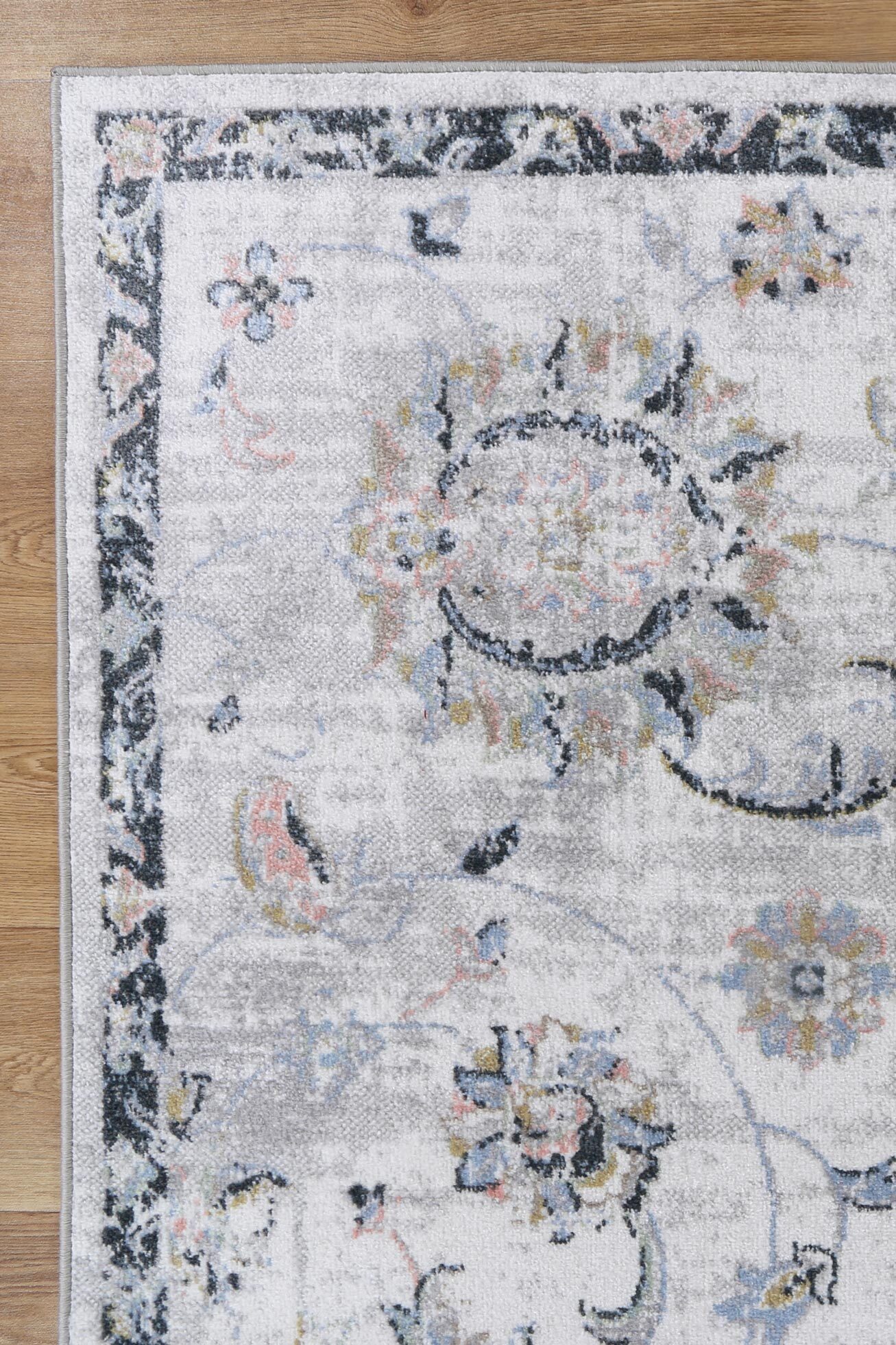 Oasis Traditional Floral Rug