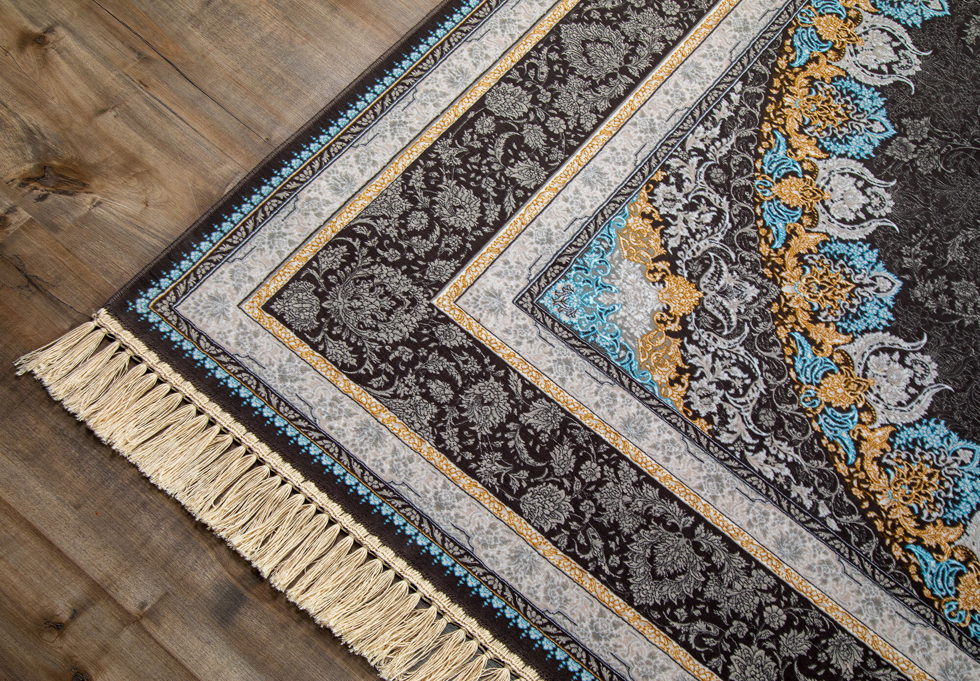 Large View Prince Traditional Medallion Rug