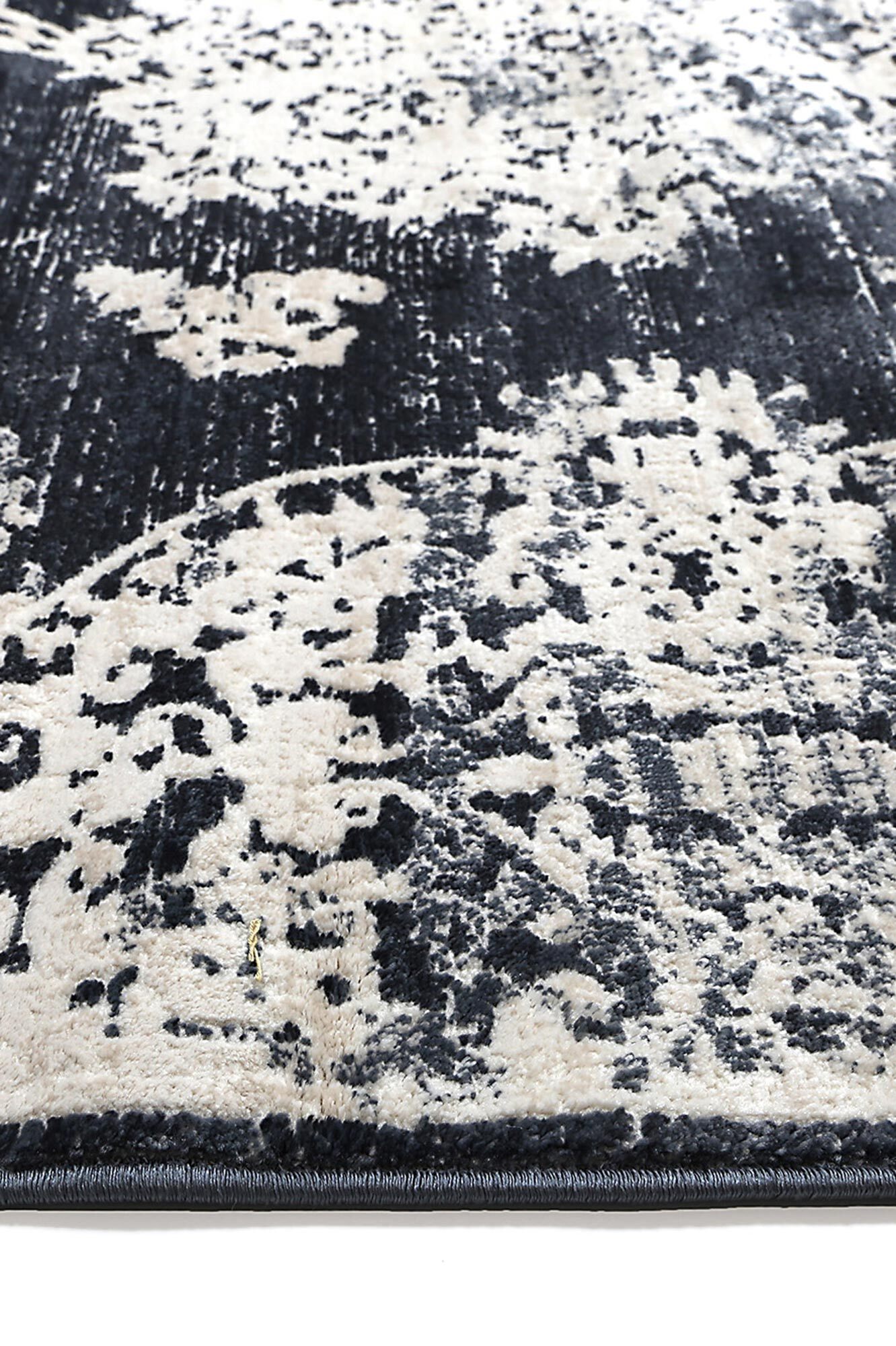 Large View Rina Traditional Medallion Rug
