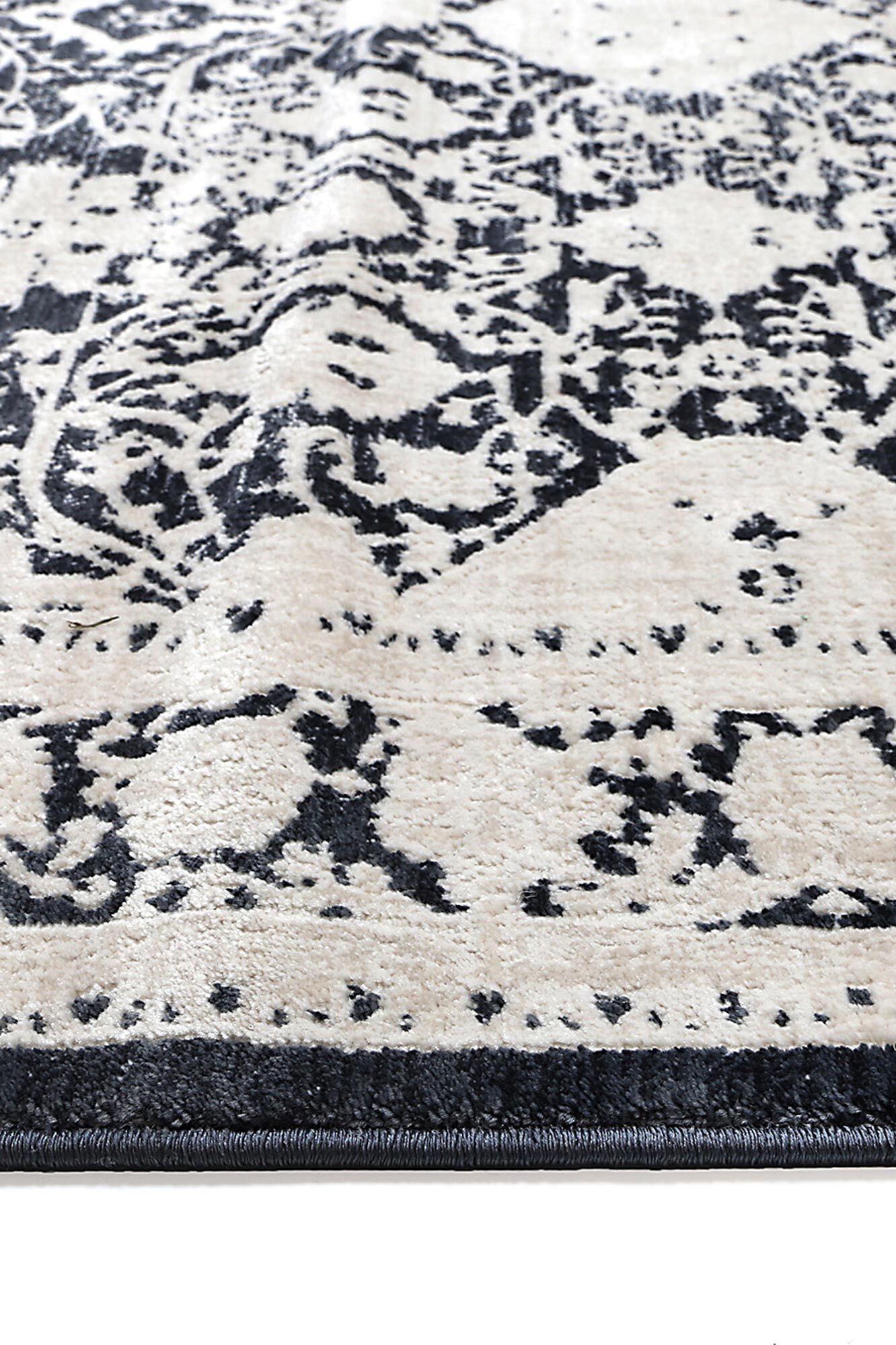 Rina Traditional Border Rug