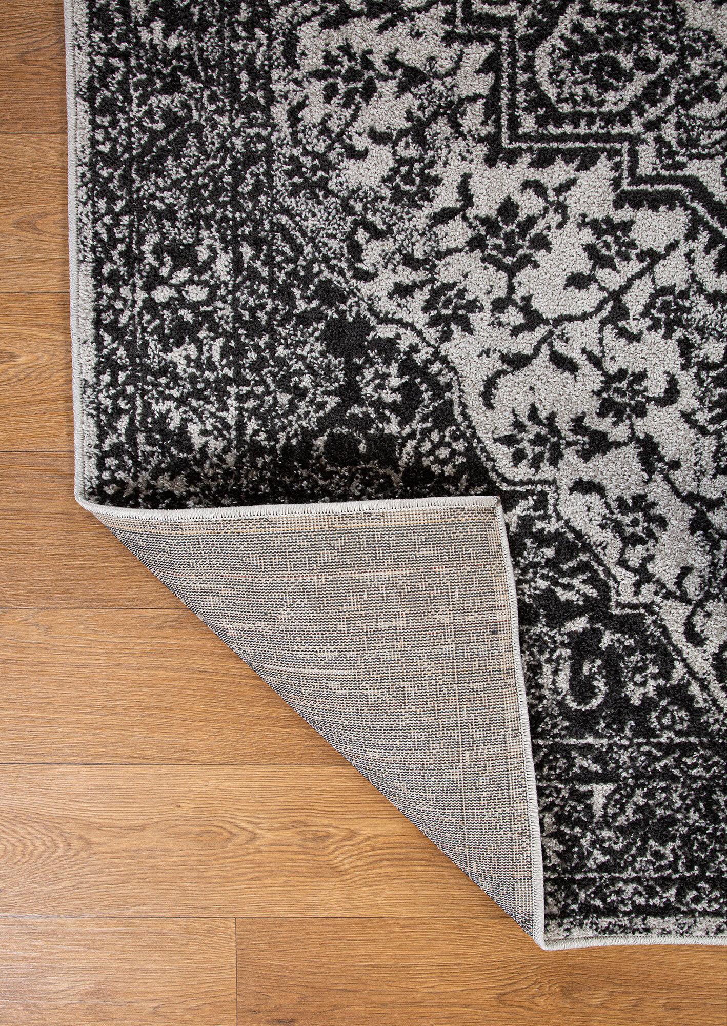 Large View Sandy Traditional Medallion Rug