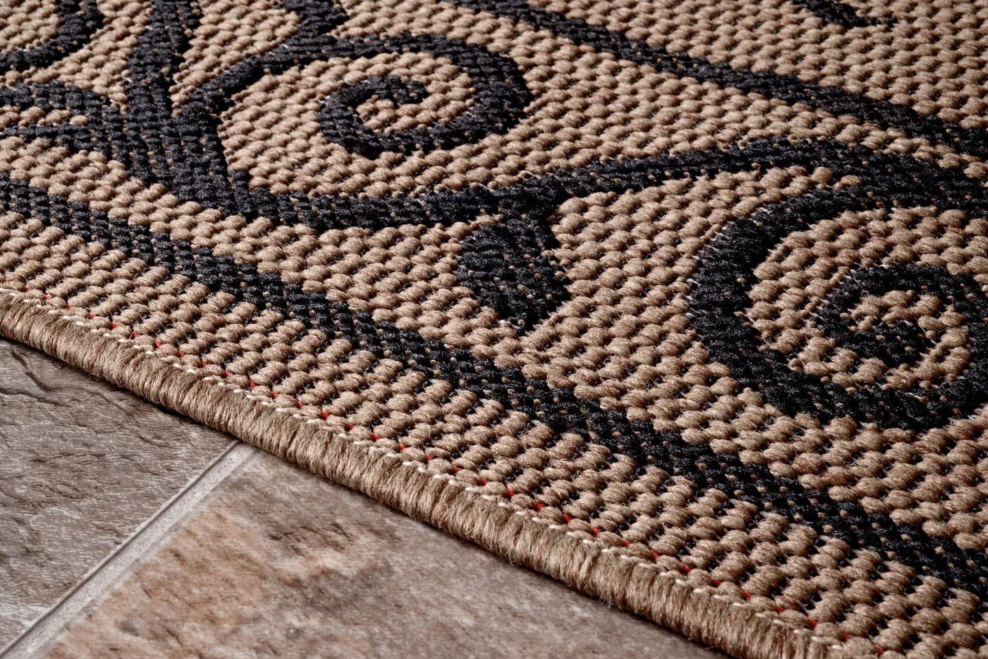 Subi Wrought Iron Flatweave Rug