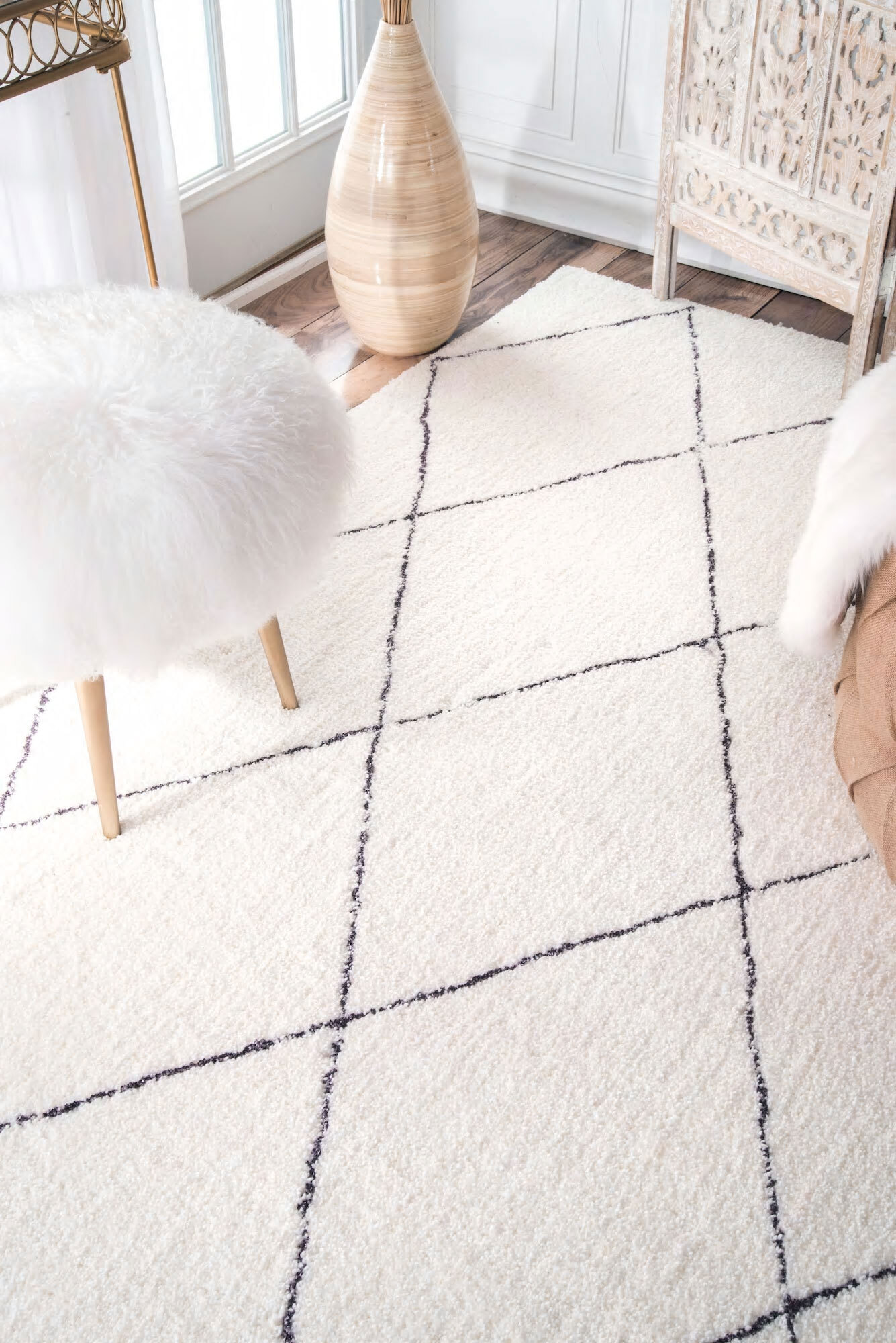 Large View Symphony Beige Trellis Shag Rug