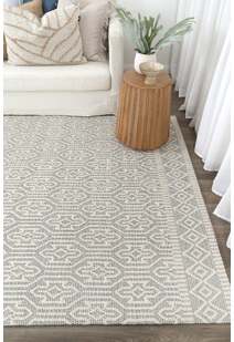 Chea Geometric Wool Rug