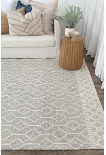 Chea Geometric Wool Rug