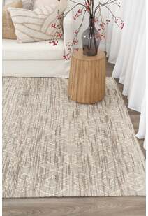 Chea Geometric Wool Rug