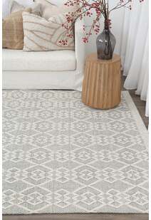 Chea Geometric Wool Rug