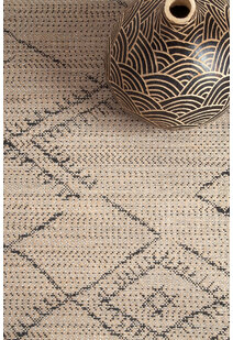 Carlo Geometric Fringed Rug