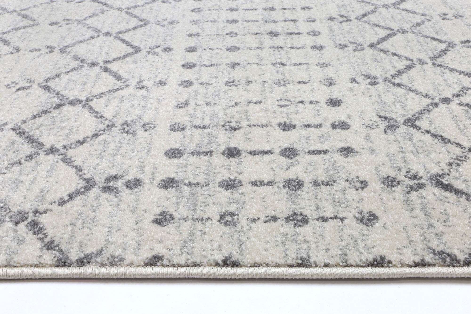 Large View Donna Geometric Rug