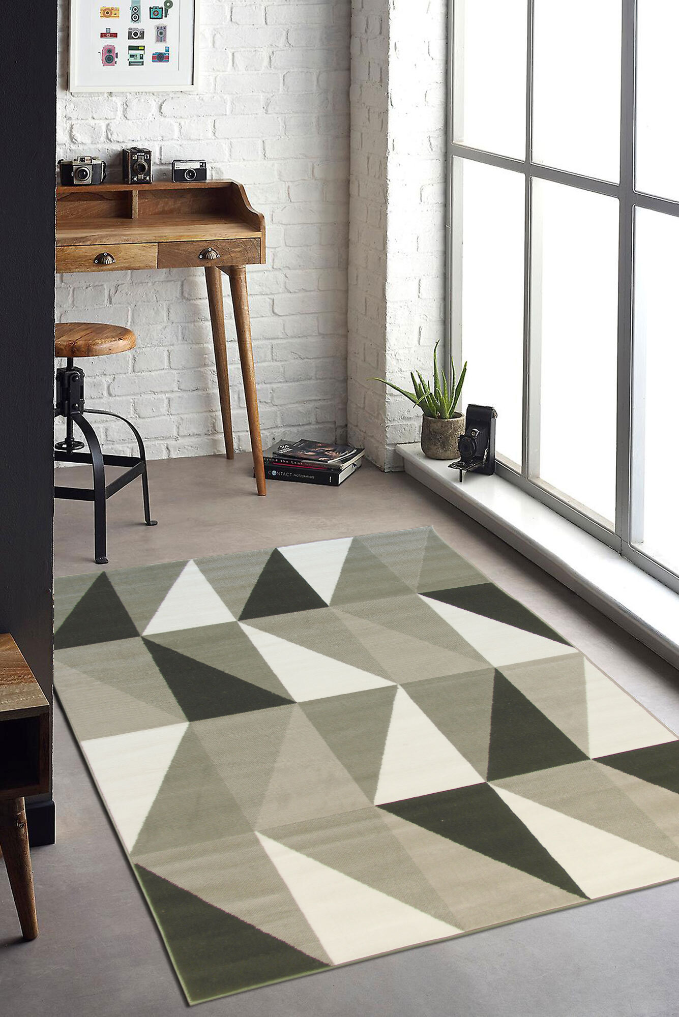 Atlanta Modern Grey Triangle Rug(Size 120 x 70cm)
