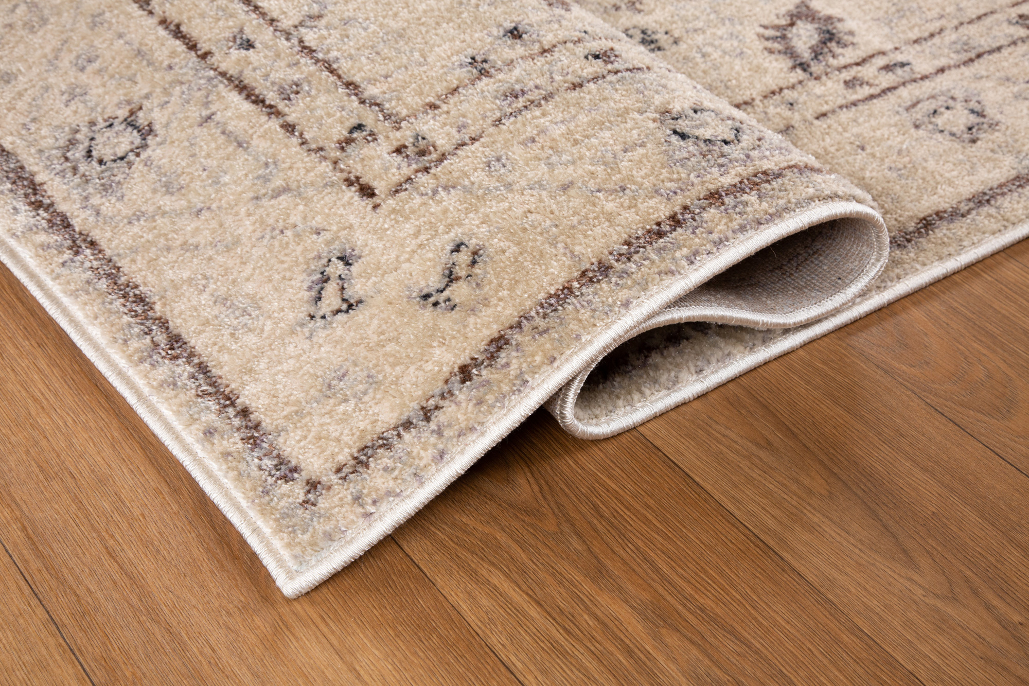 Ares Traditional Border Rug