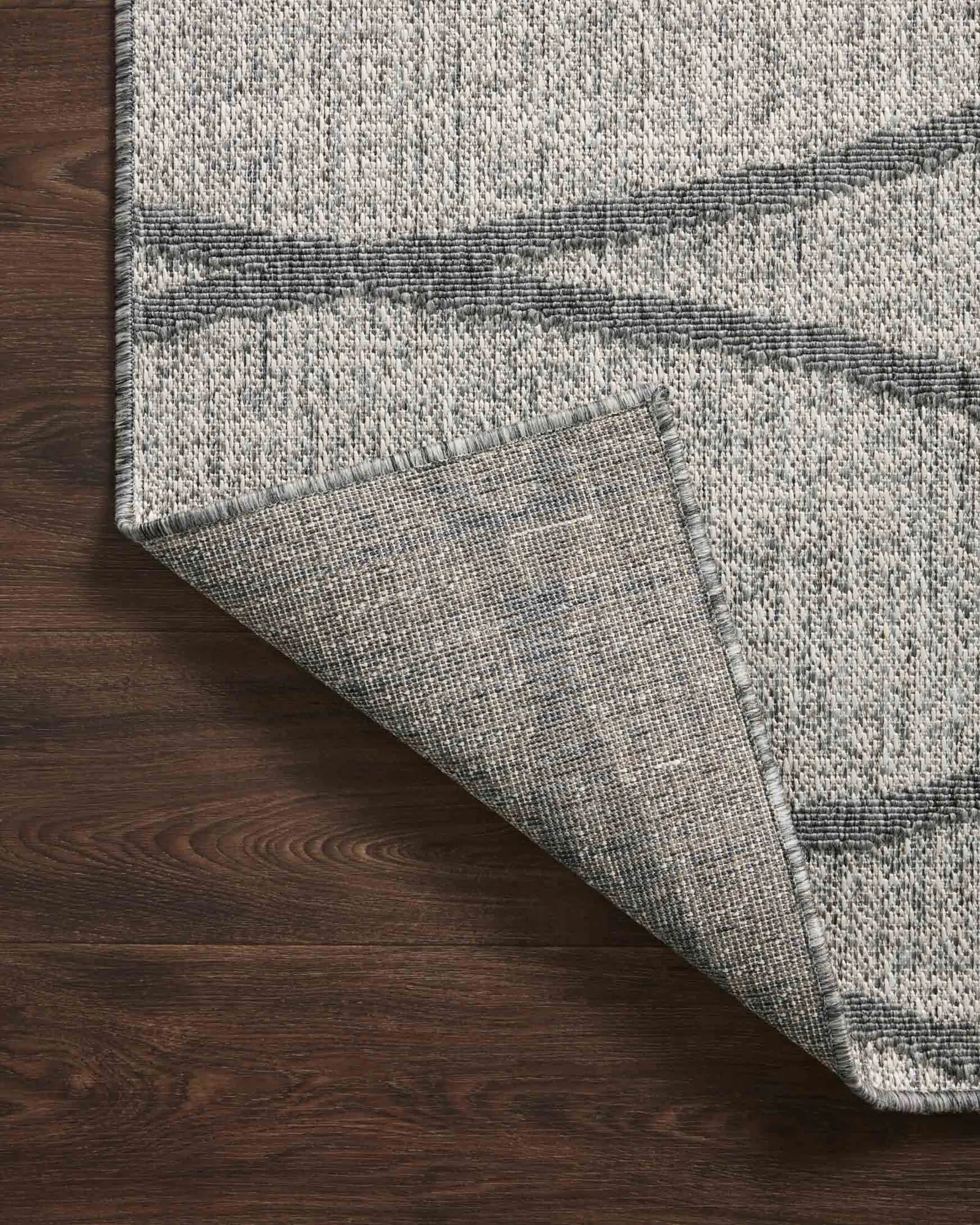 Large View Alfresco Wavy Trellis Rug