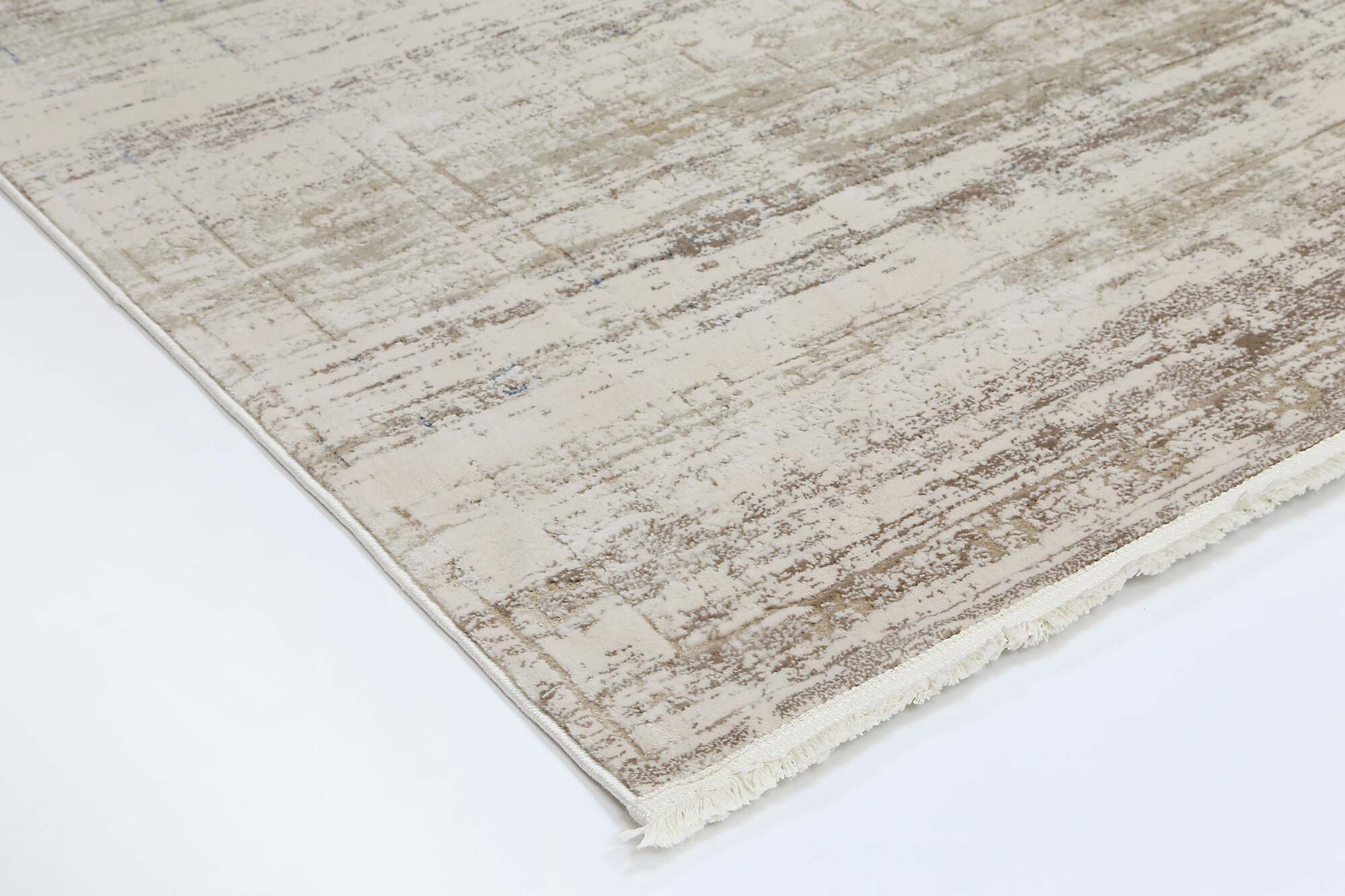 Large View Bari Traditional Fringed Rug