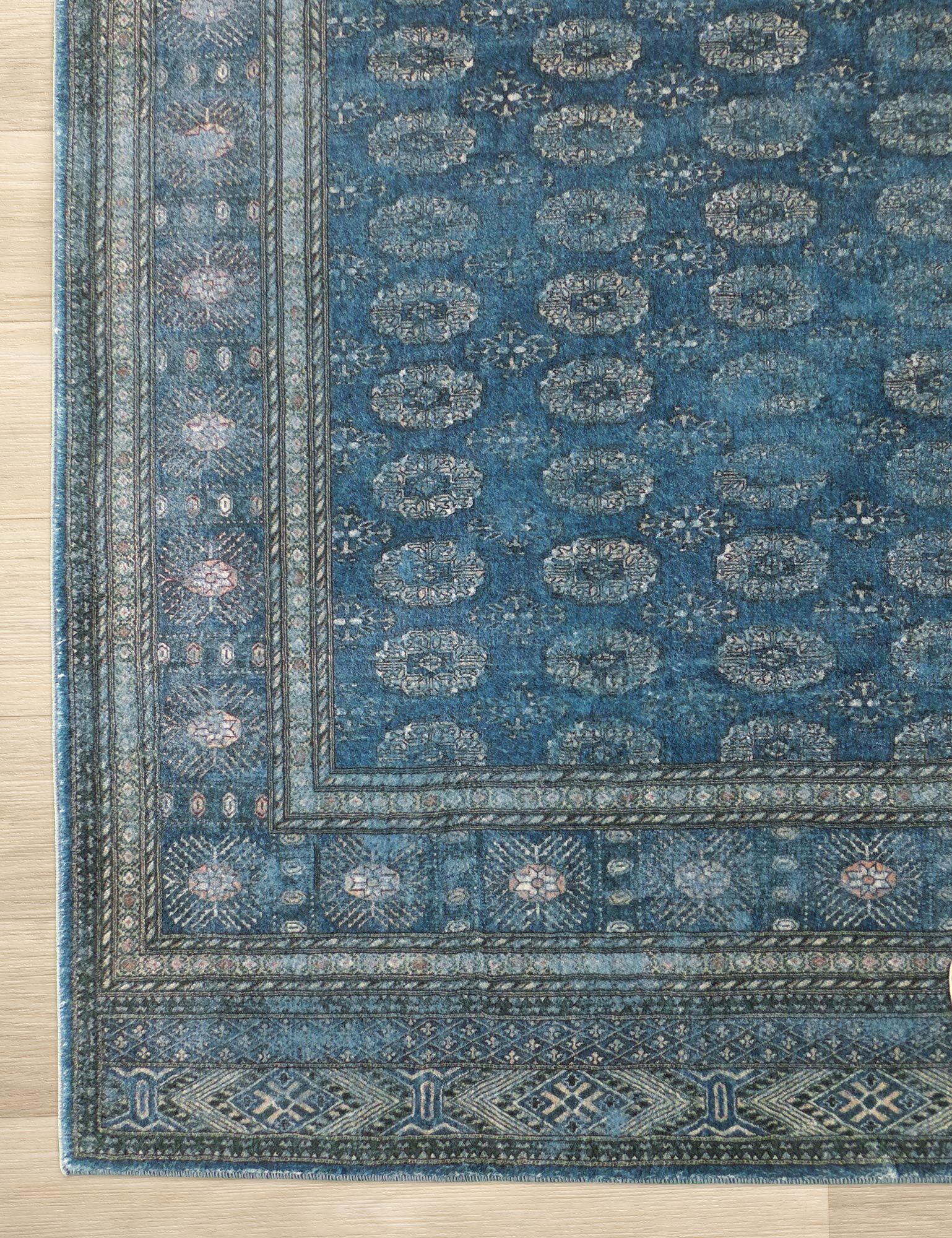 Large View Cato Traditional Geometric Rug