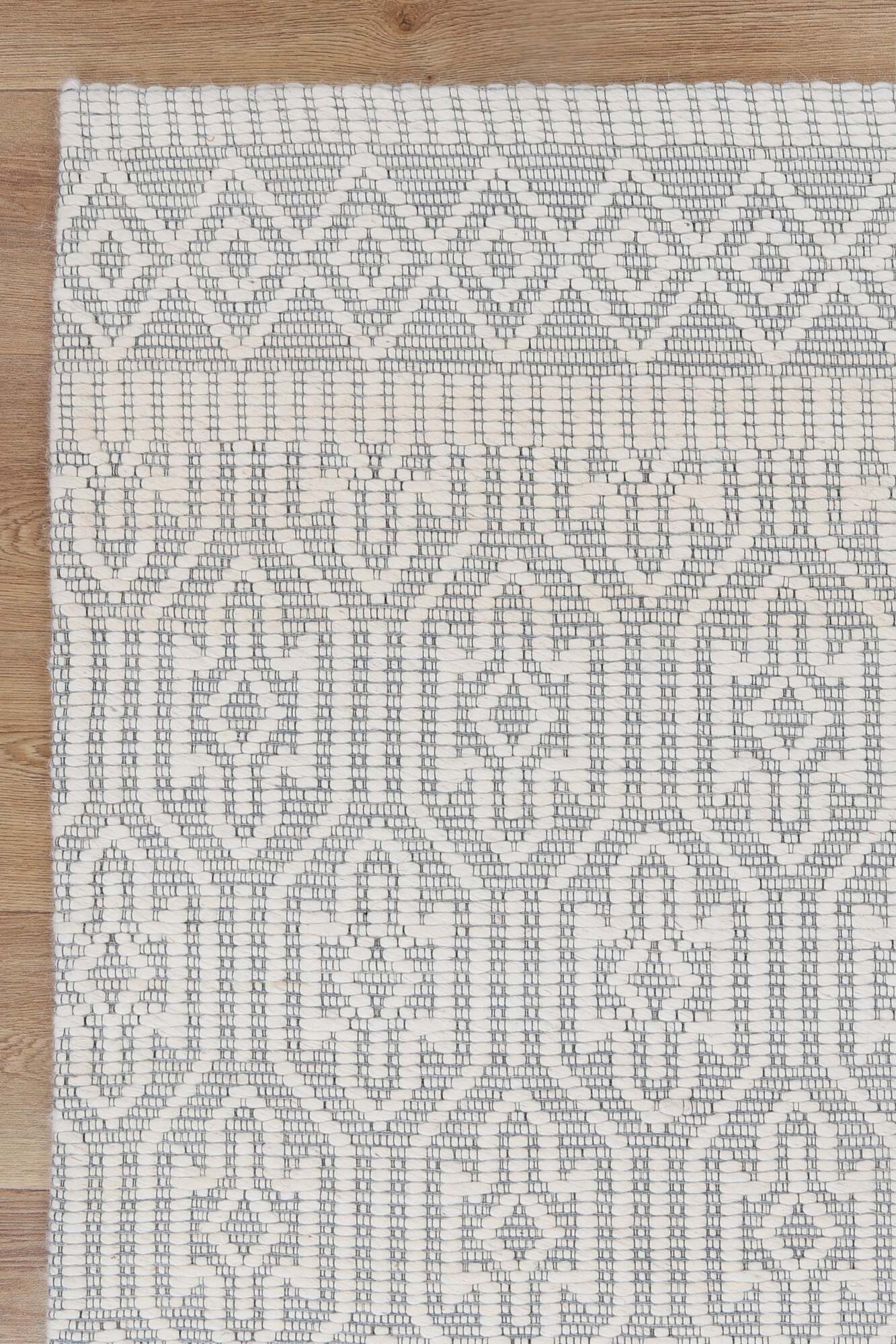 Chea Geometric Wool Rug