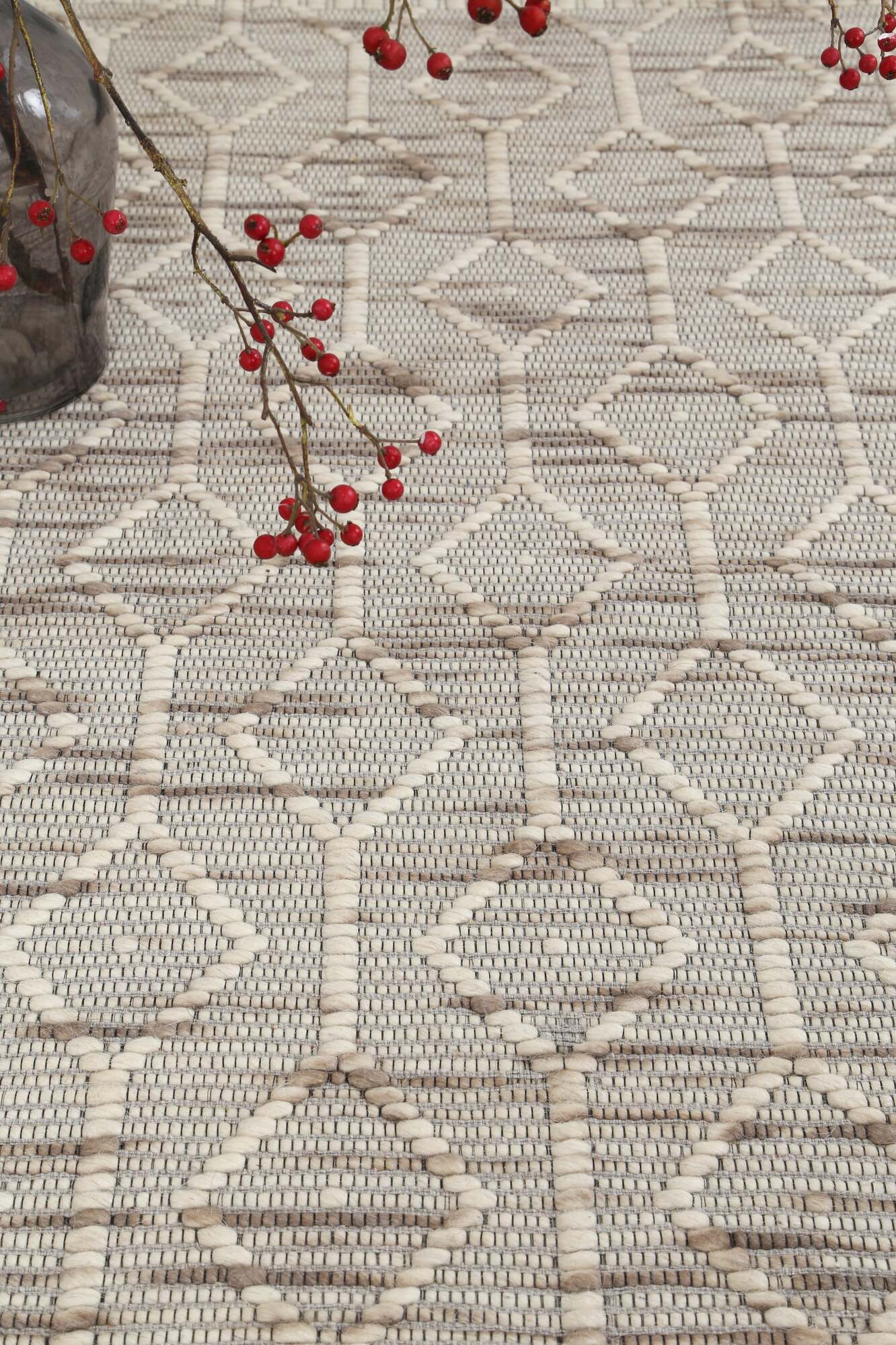 Chea Geometric Wool Rug