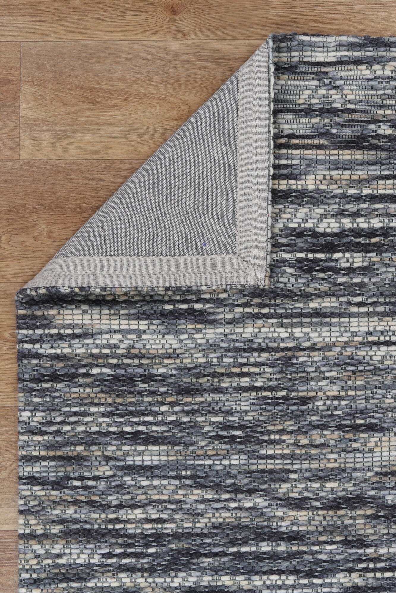 Chea Geometric Wool Rug