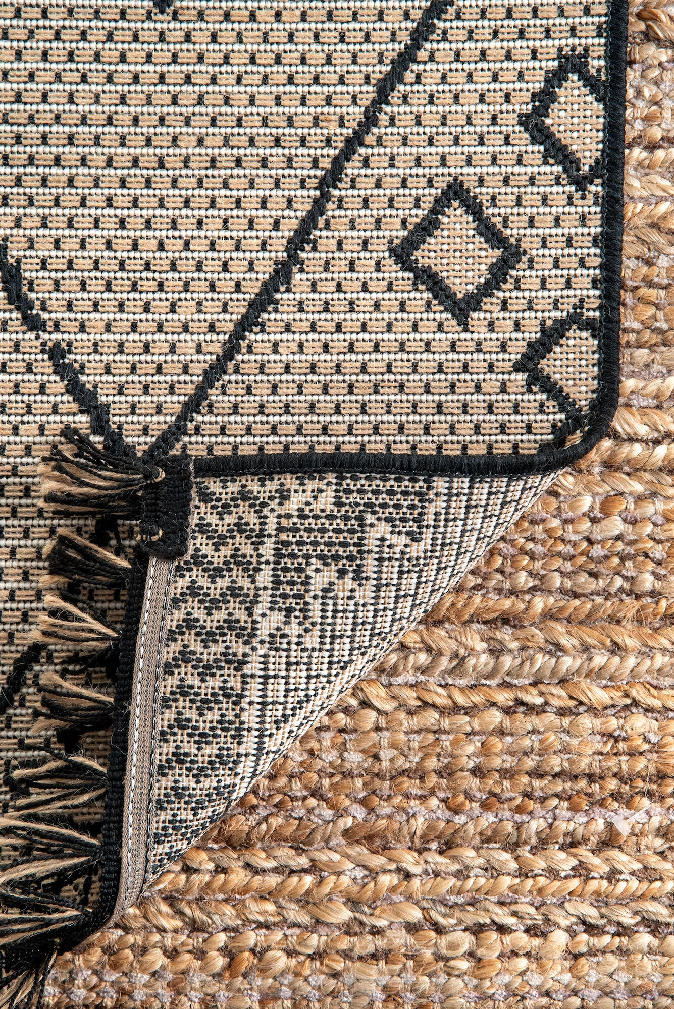 Large View Carlo Diamond Pattern Rug