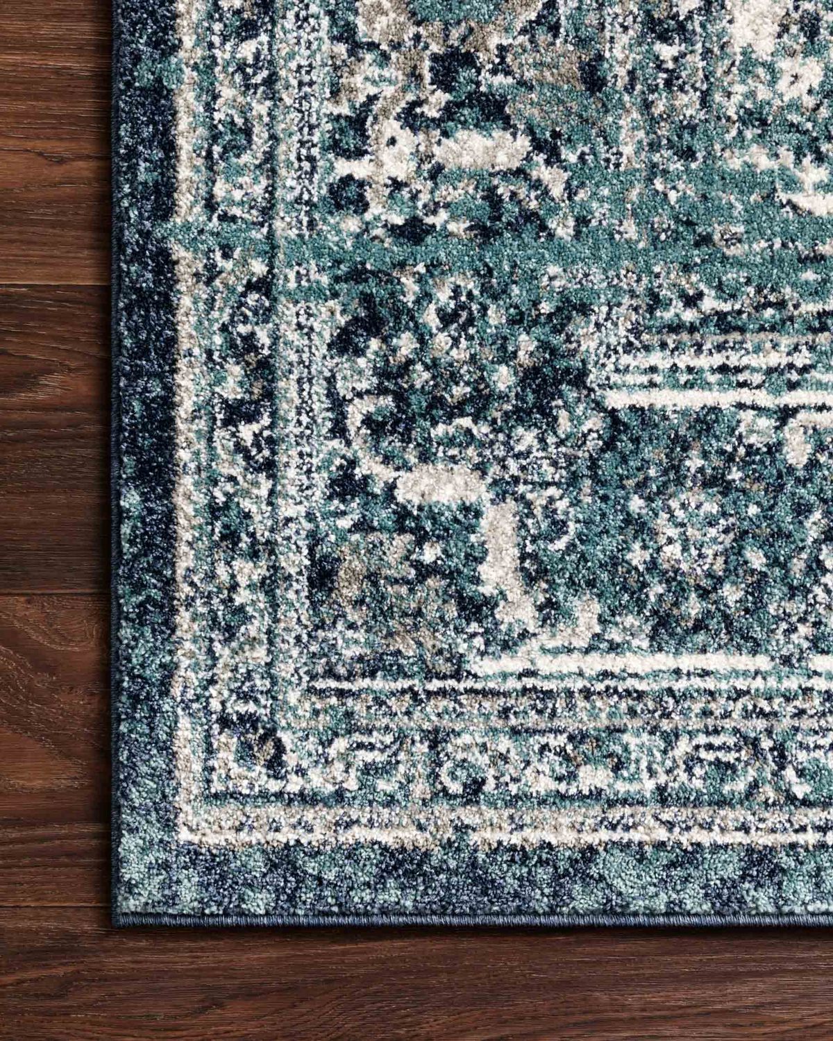 Large View Erin Traditional Medallion Rug