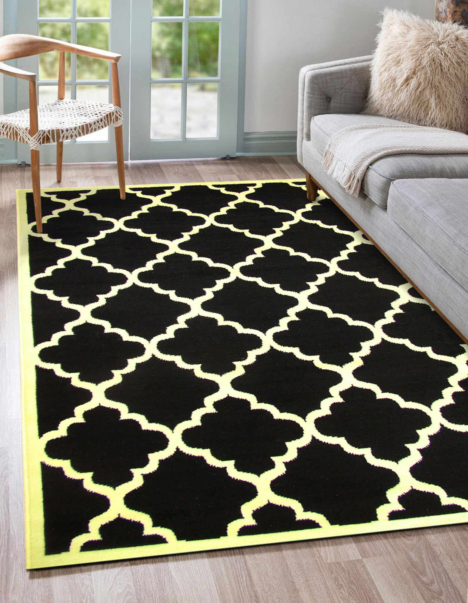 Gil Modern Black Trellis Rug