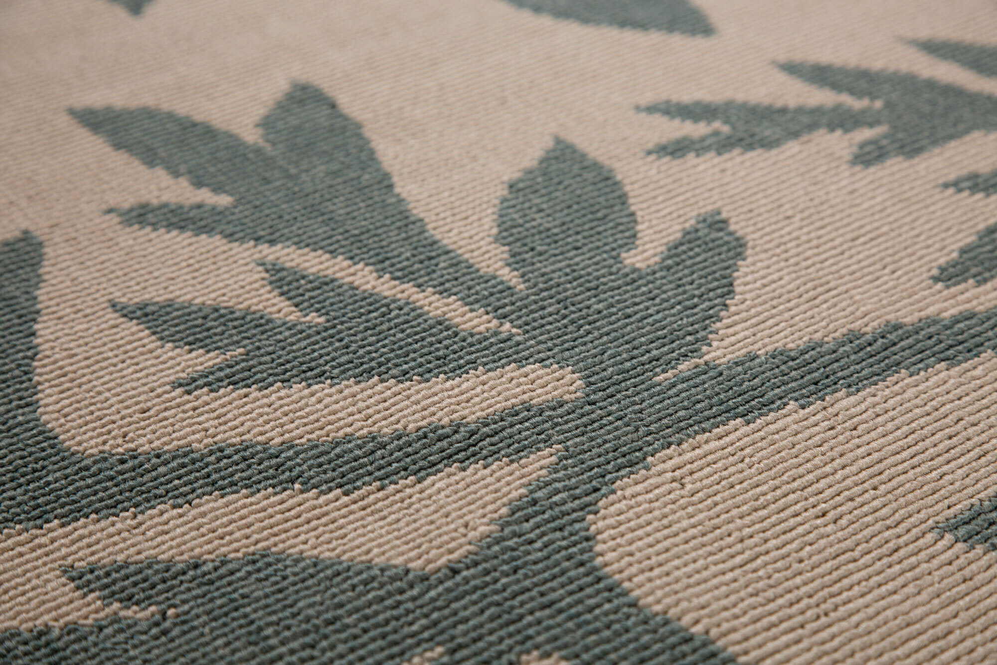 Large View Pablo Leaf Pattern Flatweave Rug