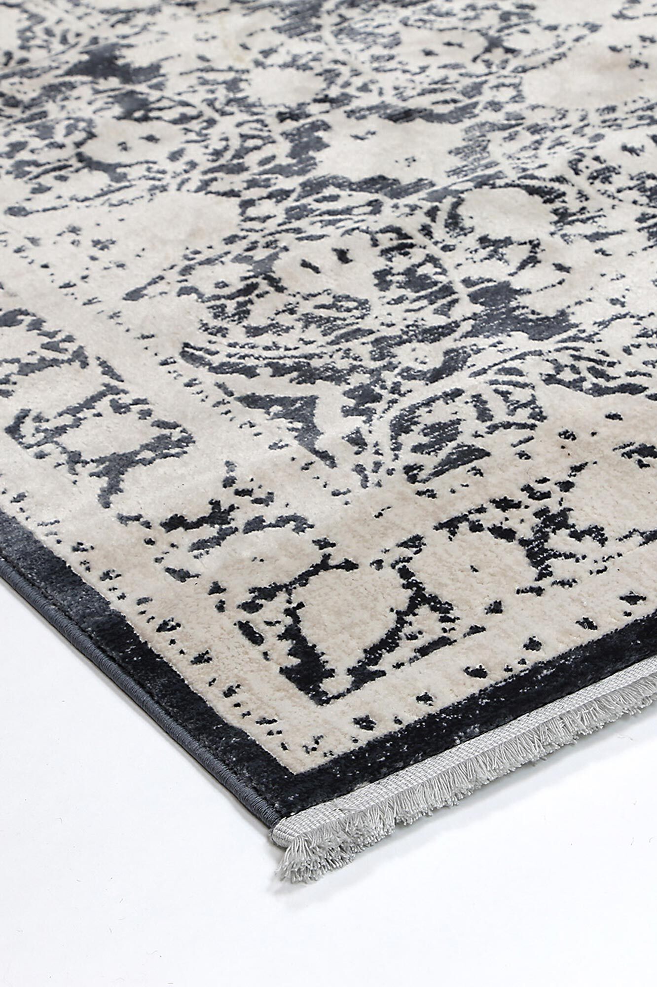 Rina Traditional Border Rug