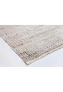Bari Traditional Fringed Rug