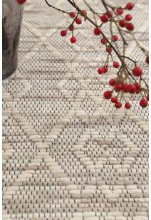 Chea Geometric Wool Rug