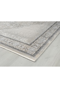 Fendi Traditional Medallion Rug