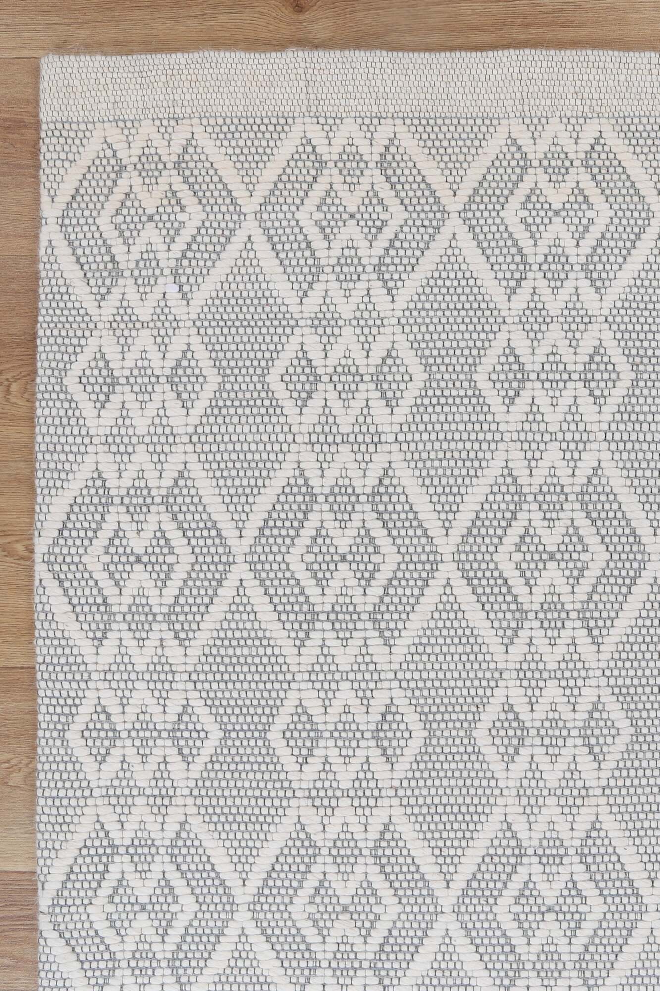 Large View Chea Geometric Wool Rug