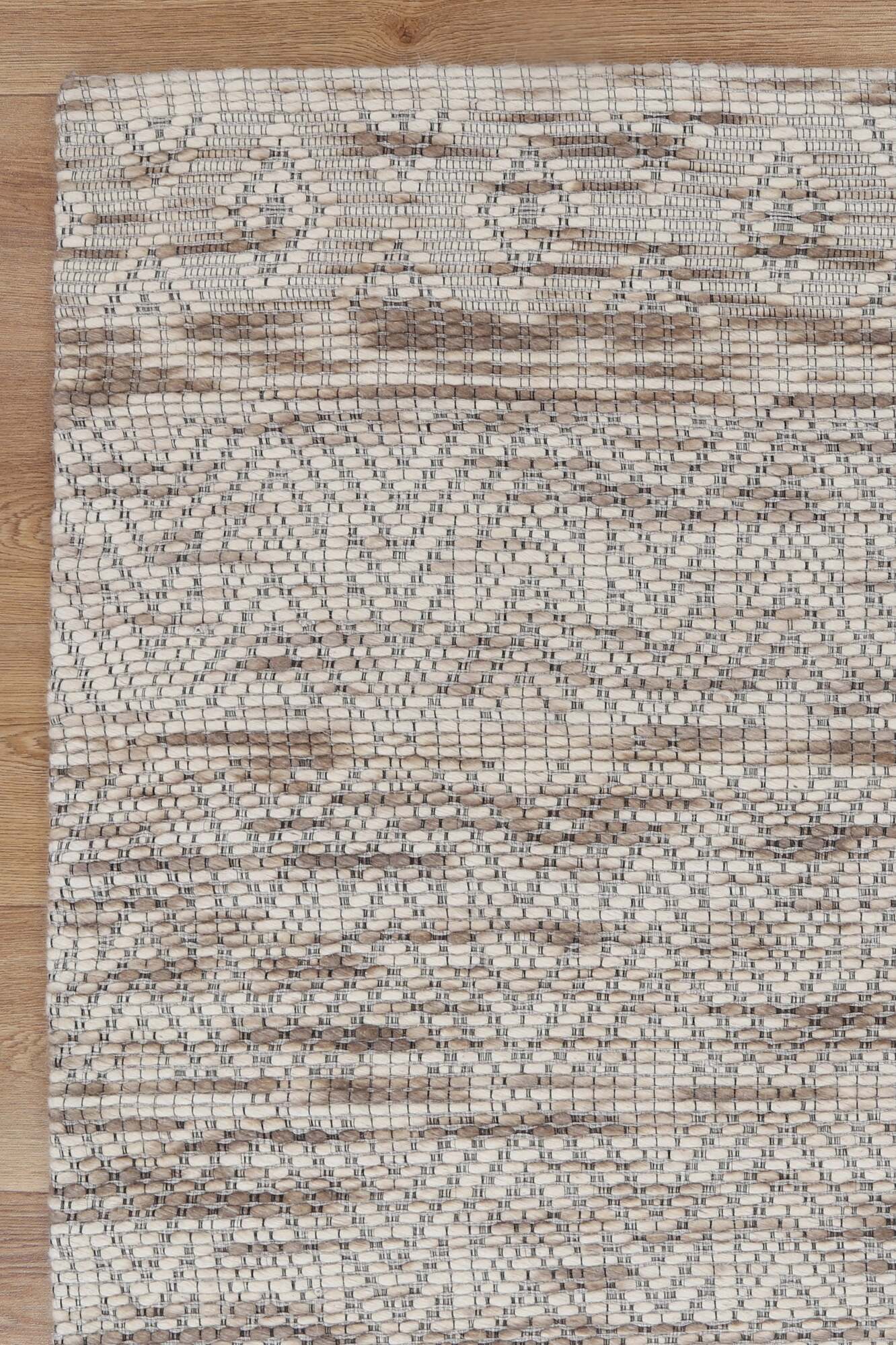 Chea Geometric Wool Rug