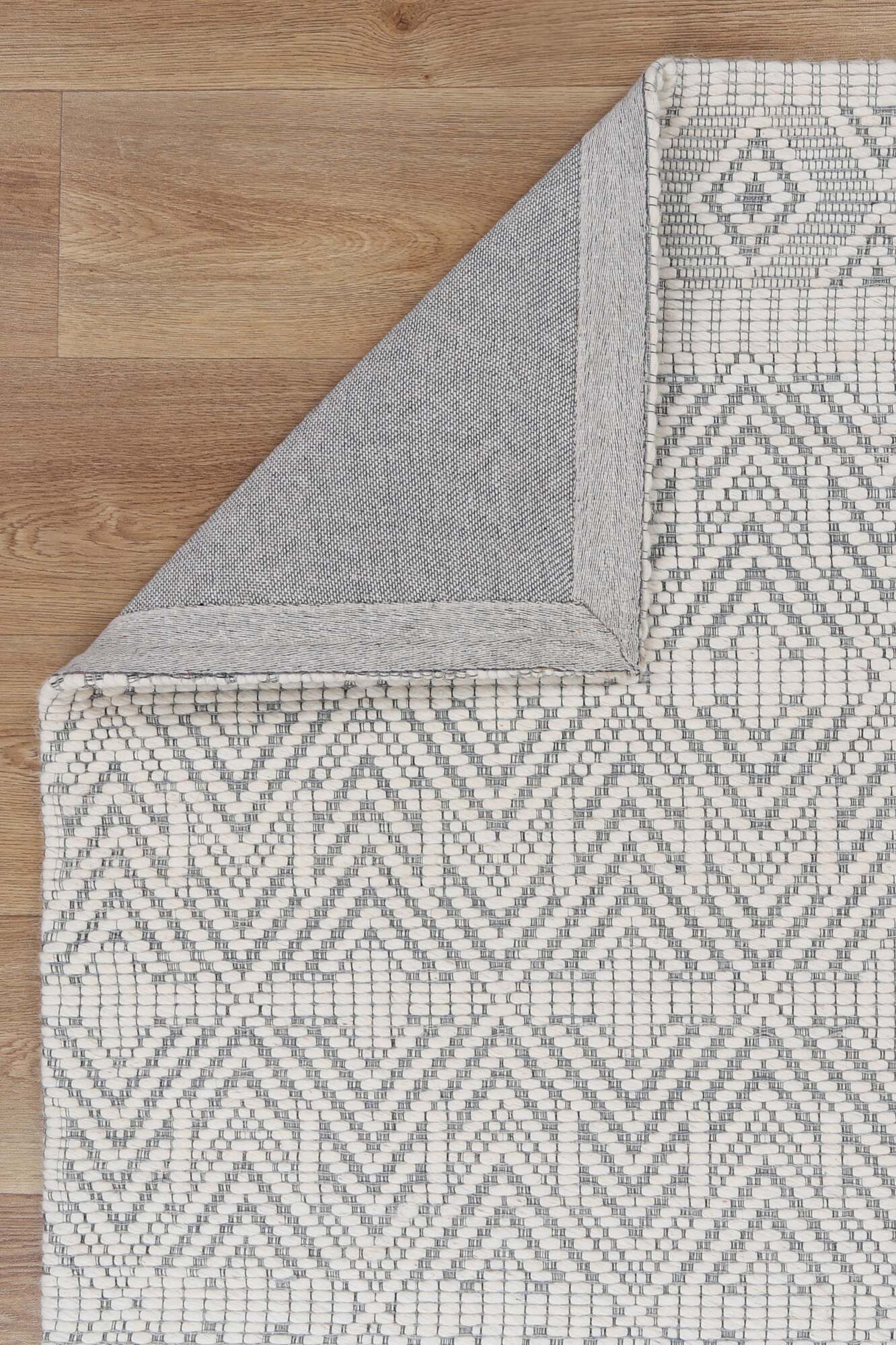 Large View Chea Geometric Wool Rug