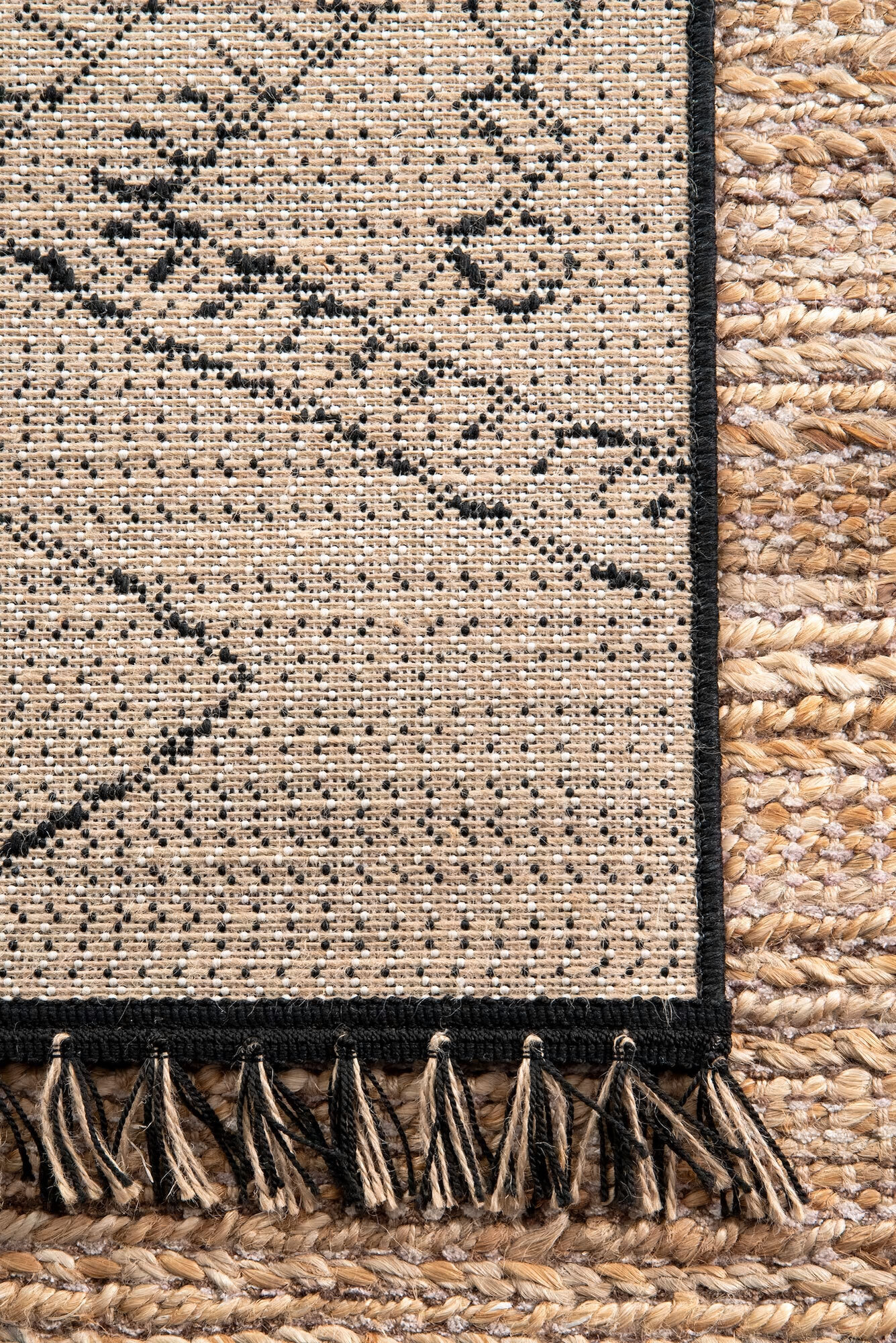 Carlo Geometric Fringed Rug