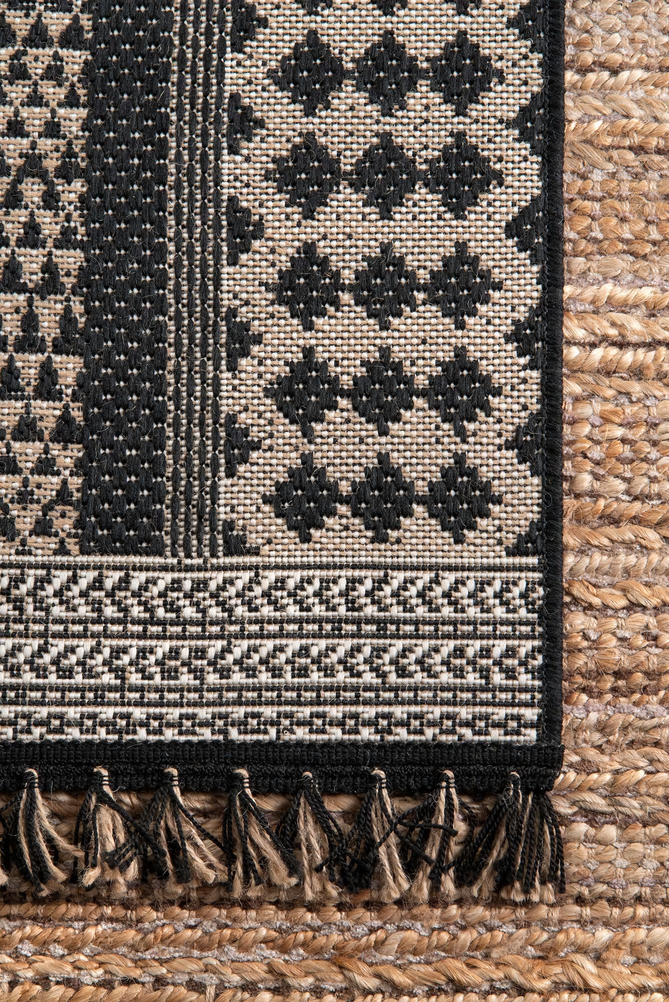 Carlo Diamond Design Fringed Rug