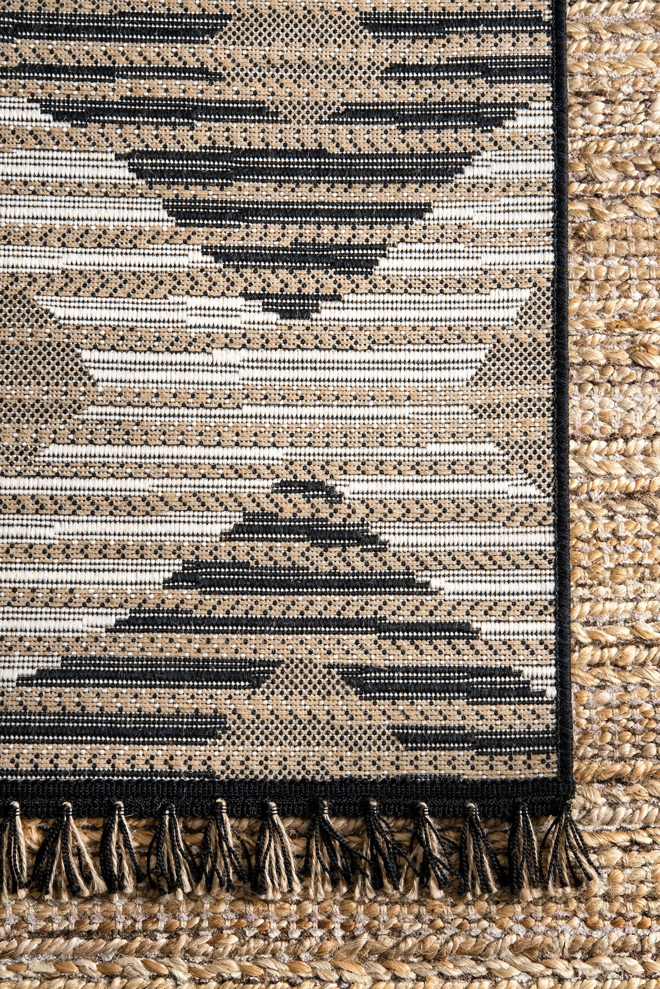 Carlo Geometric Striped Rug