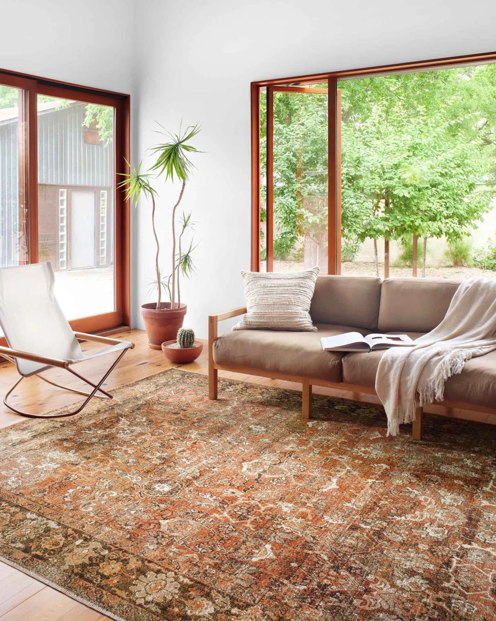 Heriz Floral Transitional Rug